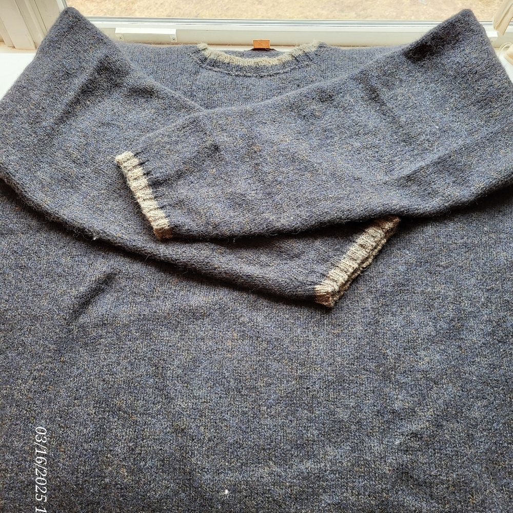 Woolrich Blue and Cream Crewneck Sweater